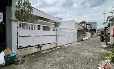 DIJUAL RUMAH DI SOLO DEKAT PASAR GEDE DAN PGS