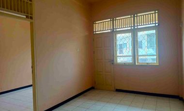 Disewakan Rumah 3 lantai di Dempo Dalam