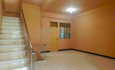 Disewakan Rumah 3 lantai di Dempo Dalam