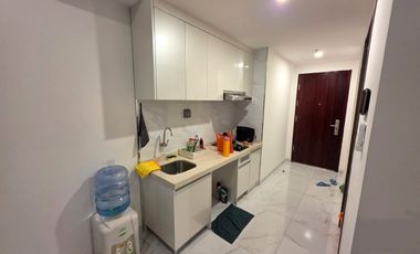 Over Kredit / Disewakan Apartemen Sky House Tower Castilla 48m² 2BR Semi Furnished