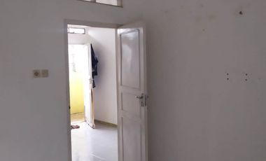 Jual Rumah Over Kredit dkt Stasiun KA 79JT di Cluster Cipayung Depok