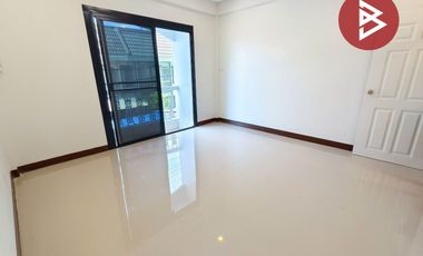 ขายทาวน์เฮ้าส์ หมู่บ้านชุมชน 300 ห้อง มหาชัย สมุทรสาคร รีโนเวทใหม่