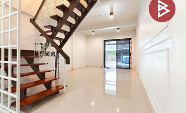 ขายทาวน์เฮ้าส์ หมู่บ้านชุมชน 300 ห้อง มหาชัย สมุทรสาคร รีโนเวทใหม่