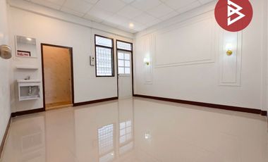ขายทาวน์เฮ้าส์ หมู่บ้านชุมชน 300 ห้อง มหาชัย สมุทรสาคร รีโนเวทใหม่