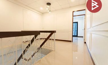 ขายทาวน์เฮ้าส์ หมู่บ้านชุมชน 300 ห้อง มหาชัย สมุทรสาคร รีโนเวทใหม่