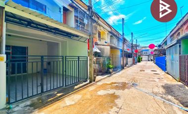 ขายทาวน์เฮ้าส์ หมู่บ้านชุมชน 300 ห้อง มหาชัย สมุทรสาคร รีโนเวทใหม่