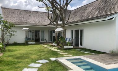 Vila Arsitek Modern di Kerobokan Hunian eksklusif dekat Seminyak
