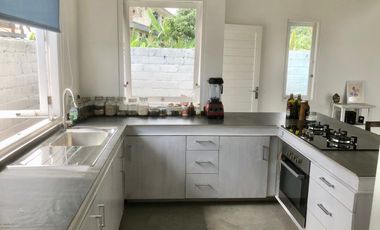 Vila Arsitek Modern di Kerobokan Hunian eksklusif dekat Seminyak