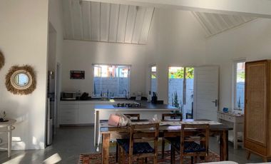 Vila Arsitek Modern di Kerobokan Hunian eksklusif dekat Seminyak