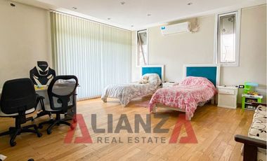 Gran Casa en Country Aires del Llano! 2 Dorm. Piscina y Espacios Verdes (1000 mts2)