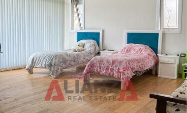 Gran Casa en Country Aires del Llano! 2 Dorm. Piscina y Espacios Verdes (1000 mts2)