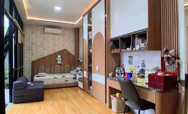 Rumah Emily design lux minimalis modern full furnish KT 5+1 dengan lebar muka 15 m