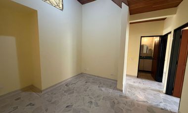 SE ARRIENDA ESPACIOSO APTO EN EL BARRIO EL JARDIN