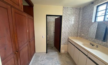 SE ARRIENDA ESPACIOSO APTO EN EL BARRIO EL JARDIN