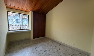 SE ARRIENDA ESPACIOSO APTO EN EL BARRIO EL JARDIN