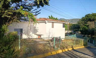 CASA AMPLIA EN PEDREGAL DE LAS FUENTES