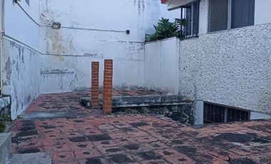 CASA AMPLIA EN PEDREGAL DE LAS FUENTES