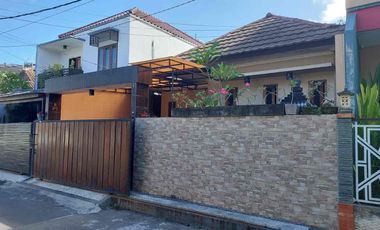 RUMAH LANTAI 1 AREA JALAN NANGKA UTARA BERADA DIKAWASAN PERUMAHAN ELIT
DENPASAR 
PUSAT KOTA