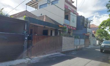 RUMAH LANTAI 1 AREA JALAN NANGKA UTARA BERADA DIKAWASAN PERUMAHAN ELIT
DENPASAR 
PUSAT KOTA
