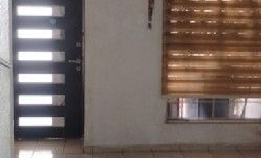 CASA EN RENTA FRACCIONAMIENTO VILLA FONTANA RESIDENCIAL EN ESQUINA 3 RECAMARAS AREAS VERDES