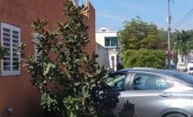 CASA EN RENTA FRACCIONAMIENTO VILLA FONTANA RESIDENCIAL EN ESQUINA 3 RECAMARAS AREAS VERDES