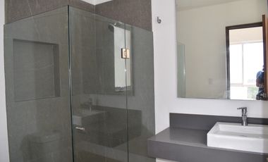 Residencial Cumbres: Amplio departamento / Spacious apartment