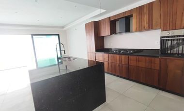 Hermosa y moderna casa nueva en Vía Cumbres / Beautiful New Home