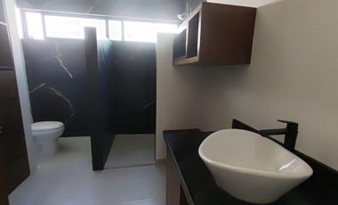 Hermosa y moderna casa nueva en Vía Cumbres / Beautiful New Home