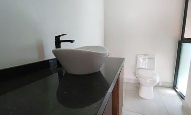 Hermosa y moderna casa nueva en Vía Cumbres / Beautiful New Home