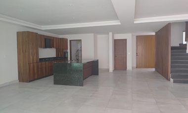 Hermosa y moderna casa nueva en Vía Cumbres / Beautiful New Home