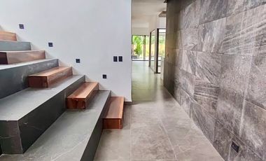 Lagos del Sol: Casa nueva y amplia / New and spacious home