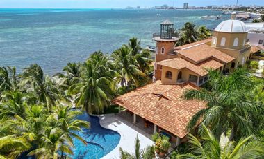 Impresionante casa frente al mar / Impressive beachfront home
