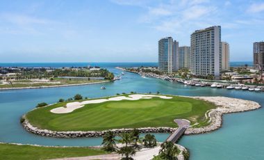 Impresionante casa frente al mar / Impressive beachfront home