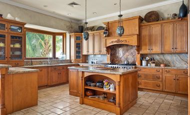 Impresionante casa frente al mar / Impressive beachfront home