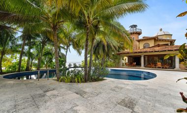 Impresionante casa frente al mar / Impressive beachfront home