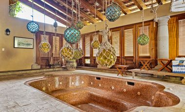 Impresionante casa frente al mar / Impressive beachfront home