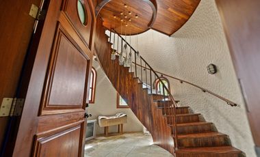 Impresionante casa frente al mar / Impressive beachfront home