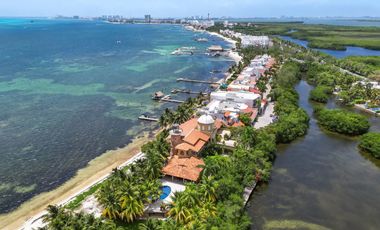 Impresionante casa frente al mar / Impressive beachfront home