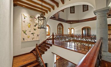 Impresionante casa frente al mar / Impressive beachfront home