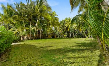 Impresionante casa frente al mar / Impressive beachfront home