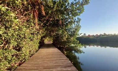 Impresionante casa frente al mar / Impressive beachfront home