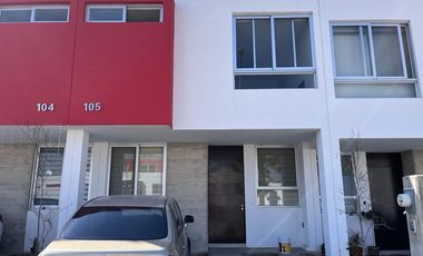 Habitación en renta dentro de casa en condominio, en la zona del Fortín