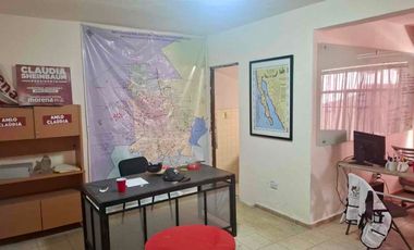 CASA VENTA CERCA UNISON OFFICE DEPOT, Y A UNA CUADRA DEL BLVD ENCINAS EN HERMOSILLO SONORA.
