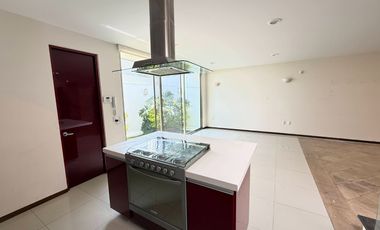 Se renta casa tres recamaras con roof Garden vistas altozano