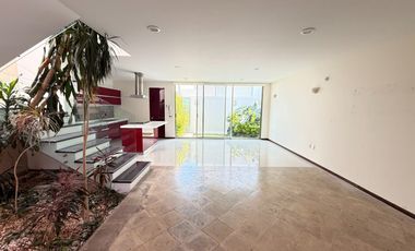 Se renta casa tres recamaras con roof Garden vistas altozano