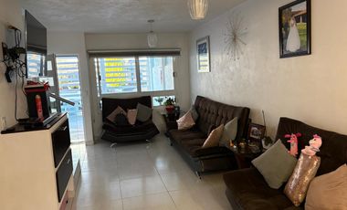 CASA EN RENTA EN FRACC VIÑEDOS SEMIAMUEBLADA