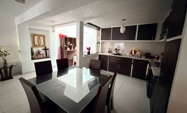 CASA EN RENTA EN FRACC VIÑEDOS SEMIAMUEBLADA