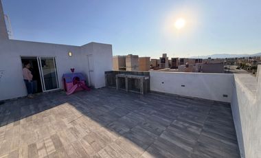 CASA EN RENTA EN FRACC VIÑEDOS SEMIAMUEBLADA