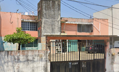 CASA EN VENTA CERCA DE LA PLAYA DE COATZACOALCOS, VERACRUZ, REMATE