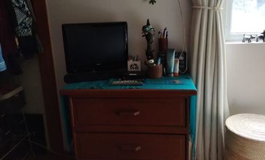 Recamara amueblada, con baño independiente, acceso  a lavadora , secadora y todo el departamento